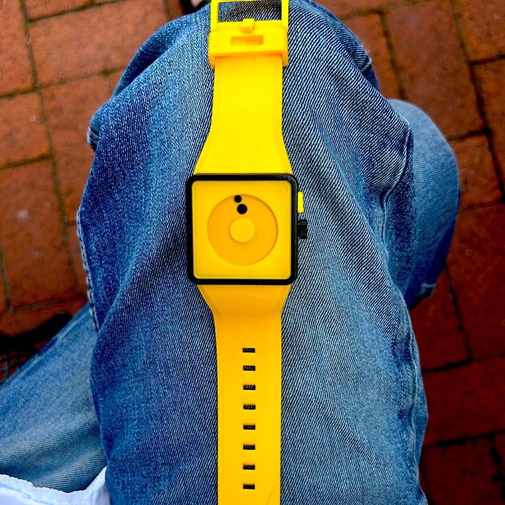 Nixon Floaton